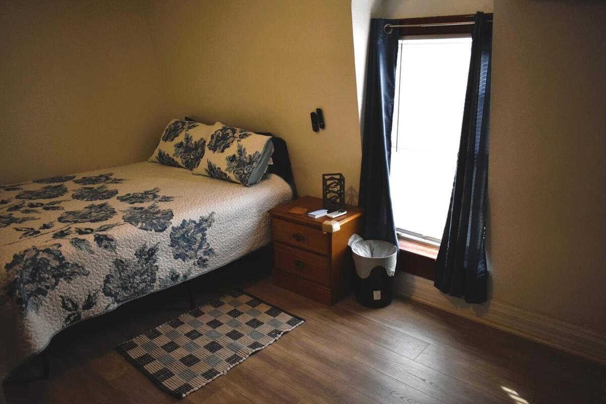 Downtown 1 Bdrm Oasis