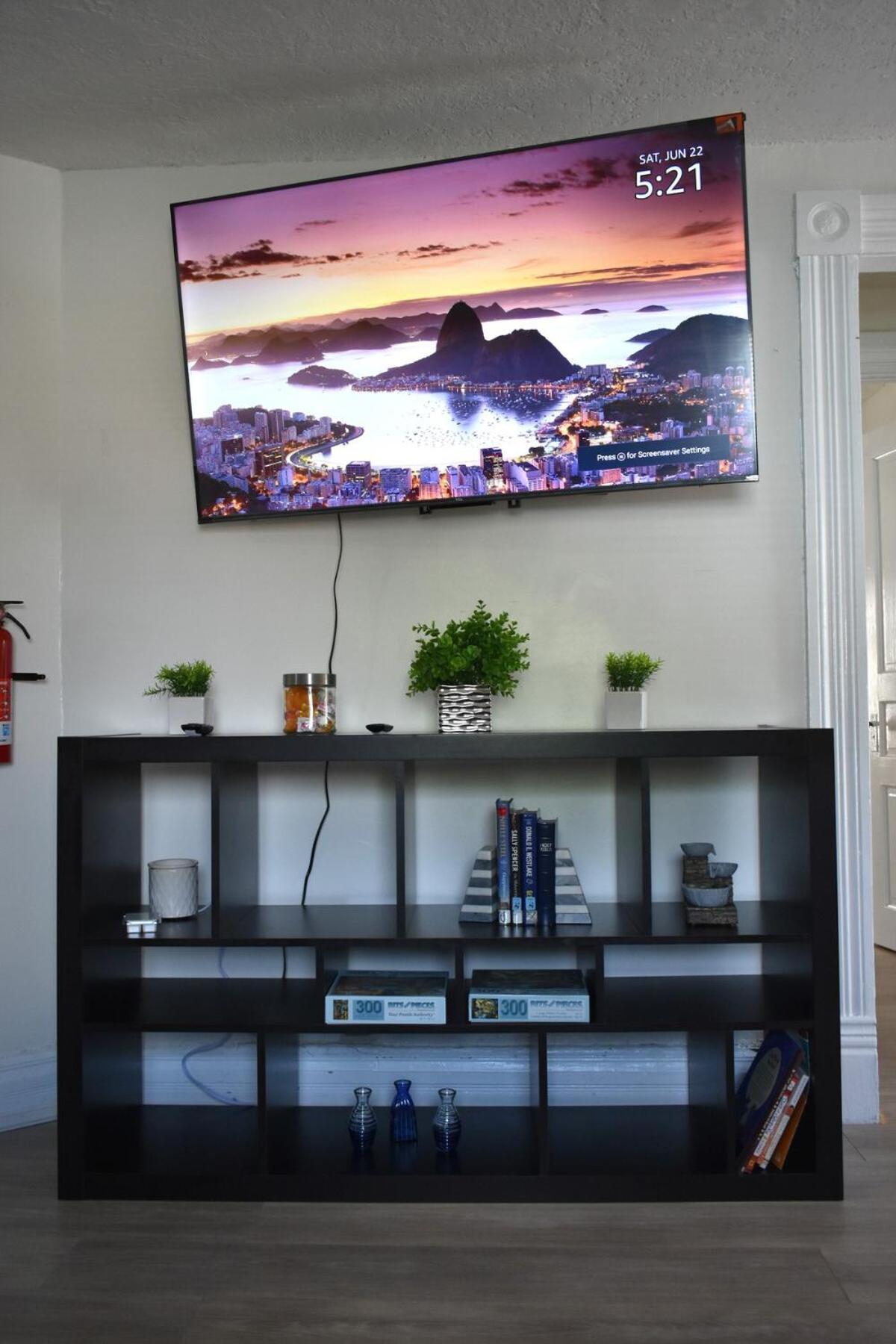 Downtown 1 Bdrm Oasis